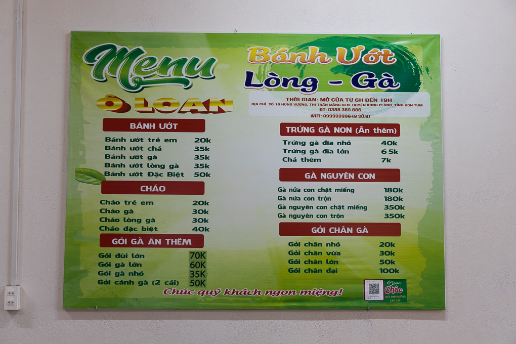 Bảng giá menu quán Ô Loan Măng Đen với bánh ướt lòng gà, cháo gà, gỏi gà và gỏi chân gà tại 16 Hùng Vương