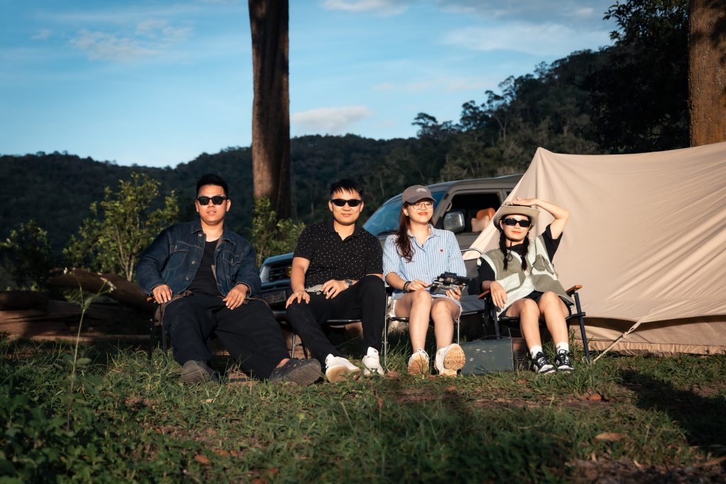 Hoạt động cắm trại giữa thi&ecirc;n nhi&ecirc;n Măng Đen