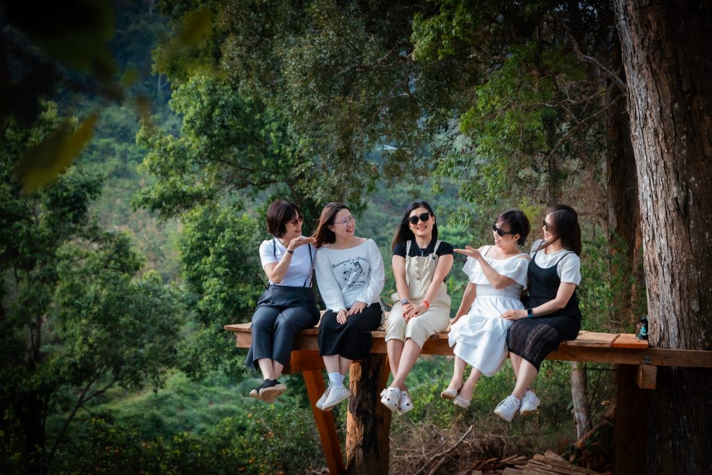 trekking Măng Đen với cung rừng, suối v&agrave; những đoạn đường xanh m&aacute;t