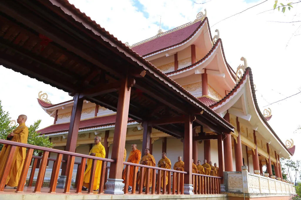 Sinh hoạt Phật gi&aacute;o tại Ch&ugrave;a Kh&aacute;nh L&acirc;m Măng Đen
